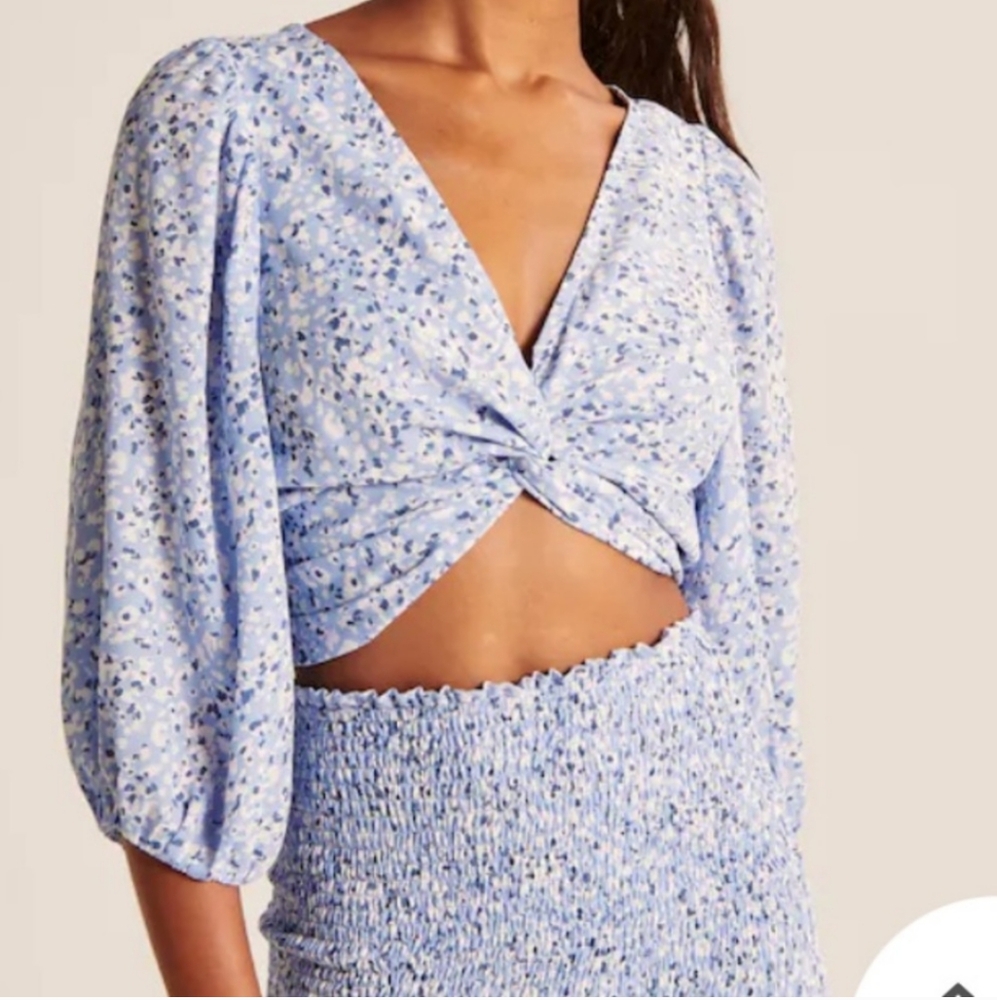 Abercrombie Balloon Sleeve Cropped Blouse Large Floral Abstract Blue